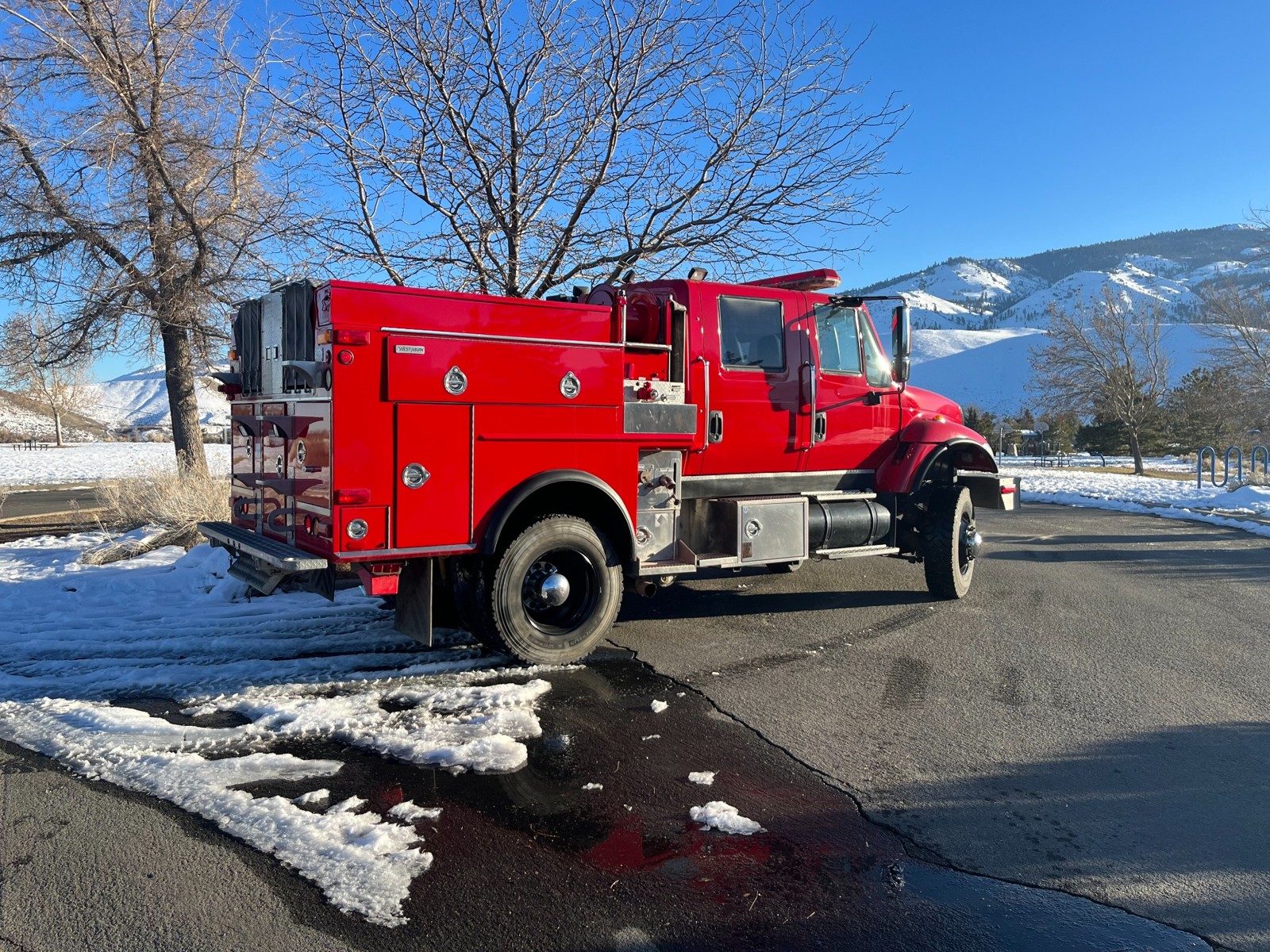 2005 International 7400 - Image 3